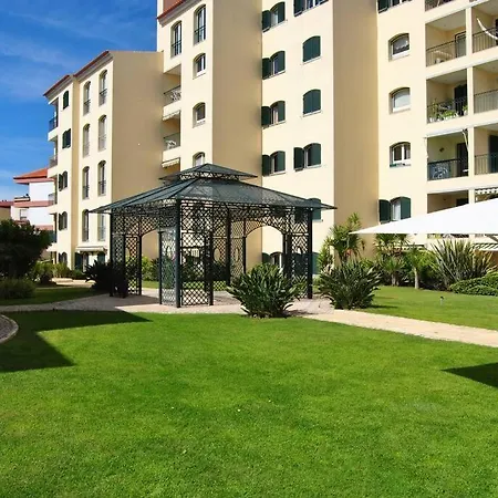 Apartment Apartement T4 Parede